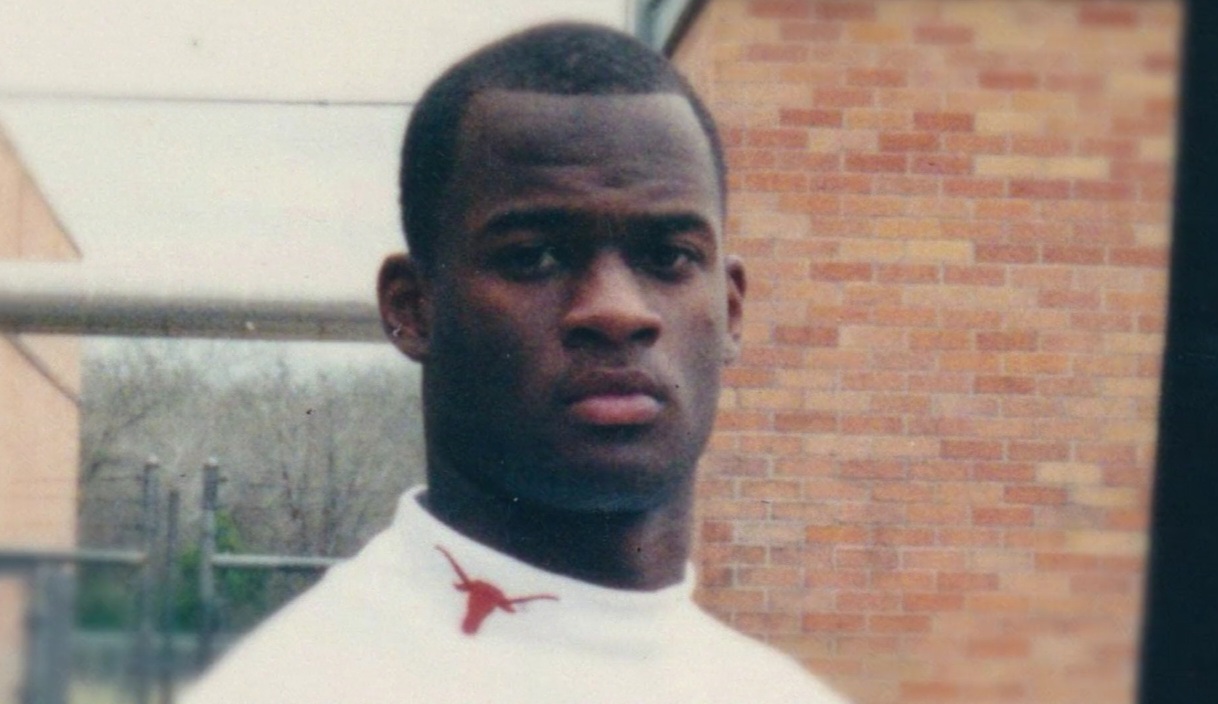 Screenshot_20261008_080931_Chrome Untold O Depoimento de Vince Young
